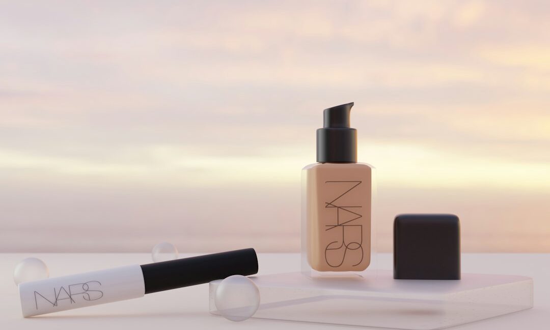 how to choose sunscreen illustrated cover with sun icon, bottle, and checklist