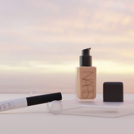 how to choose sunscreen illustrated cover with sun icon, bottle, and checklist